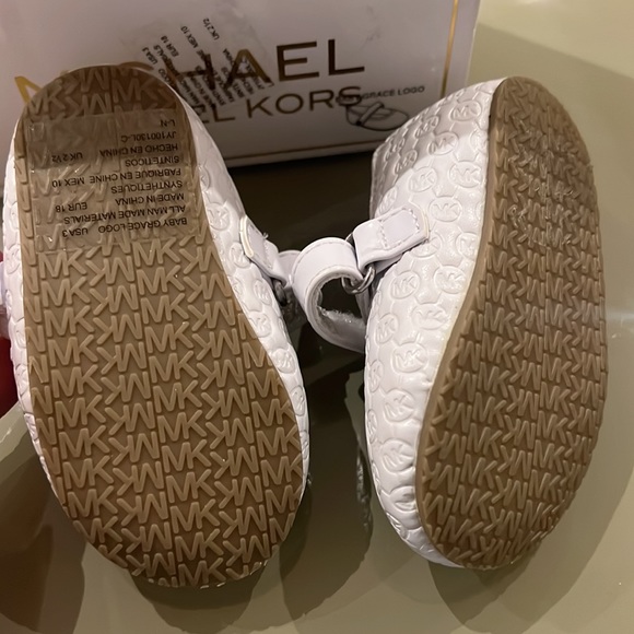 Michael Kors Baby Shoes - Picture 4 of 4